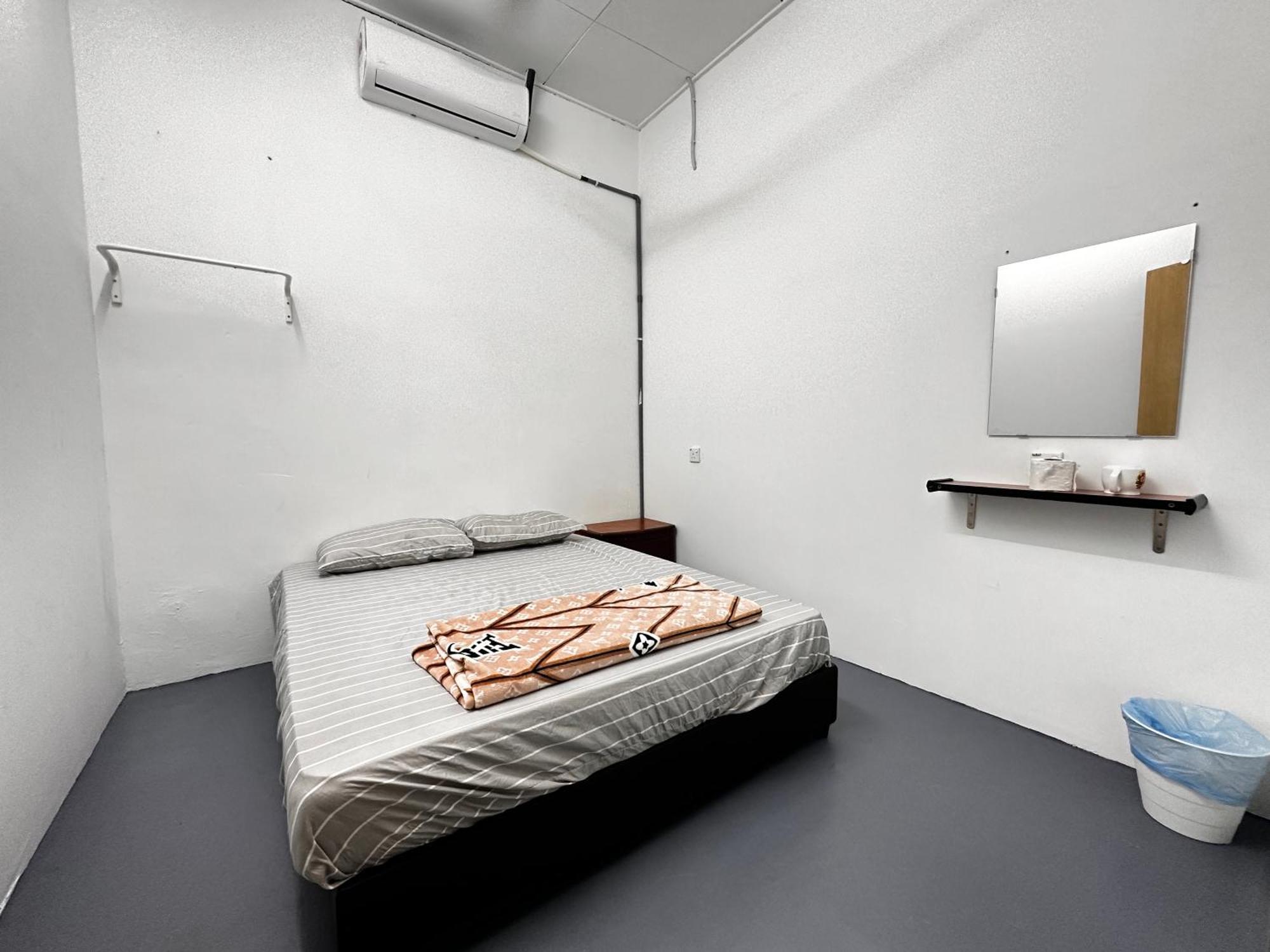Jiaxin Dormitory - Puteri Wangsa 家馨旅舍 Ulu Tiram Eksteriør bilde